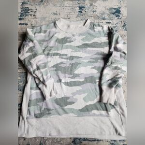 Aerie Oversized Camo Sweatshirt Size Medium